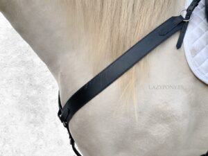 Western breastplate Lazypony, handmade leather horse breast collar