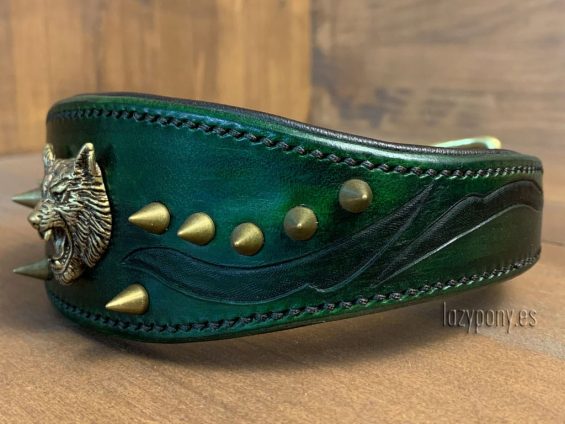 spiked dog collar