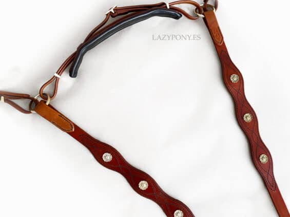 Portuguese Breastplate Lazypony, handmade leather horse breast collar