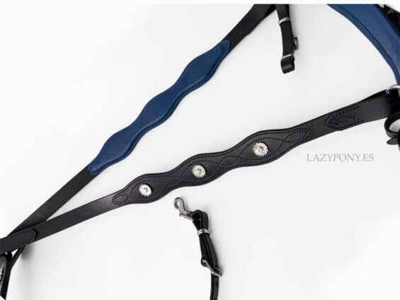 Portuguese Breastplate Lazypony, handmade leather horse breast collar