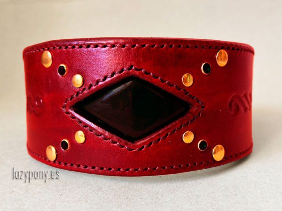 wide leather hound collar